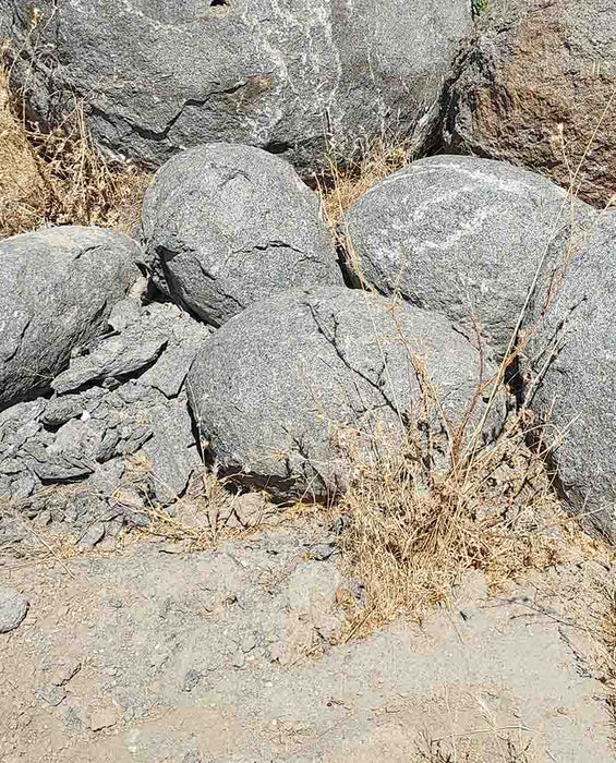 Black Granite Boulders 2'